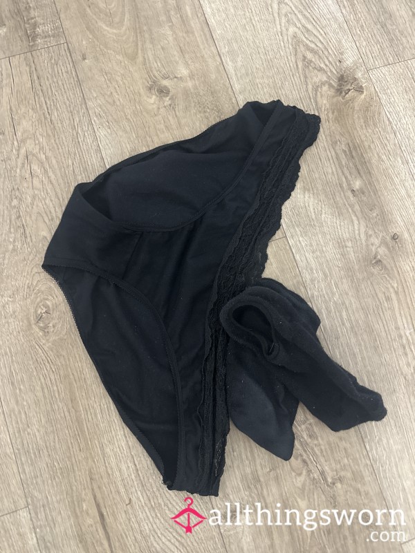 Size 14 Women’s Black Knickers, Worn From 8am To 9pm For A Full Day Of Authentic Wear. The Scent Is Natural With A Medium Strength—noticeable But Not Overpowering. These Thongs Have Been Gent