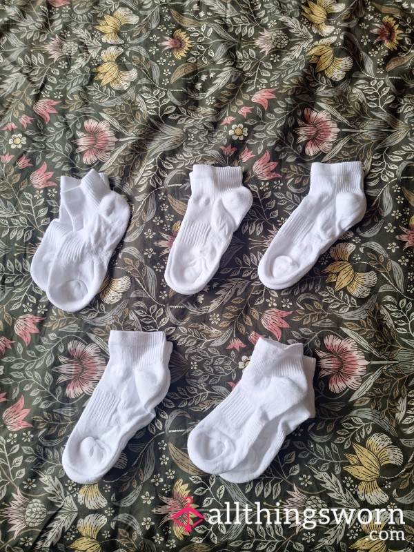 Size 3-5 White Sports Socks