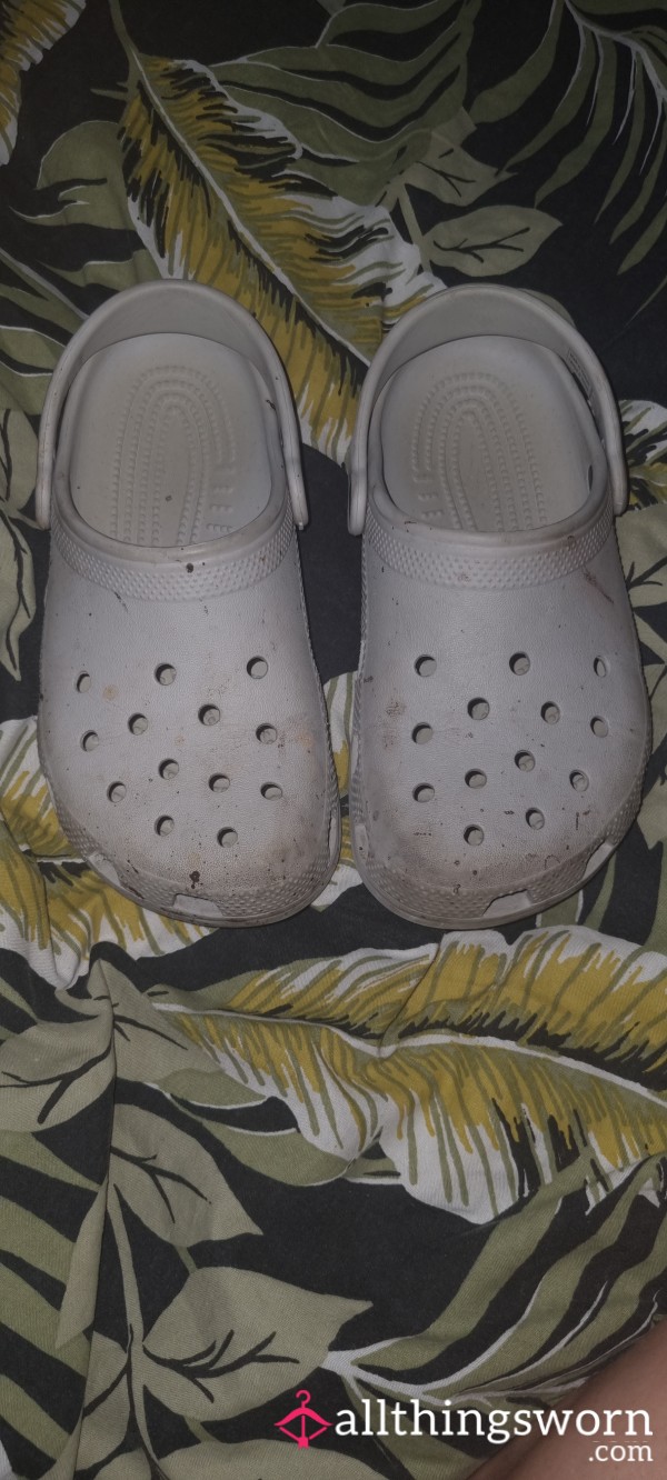 Size 3 Crocs Used For The Garden 🖌👩‍🌾