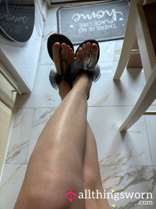 Size 3 Tiny Feet In Sandles