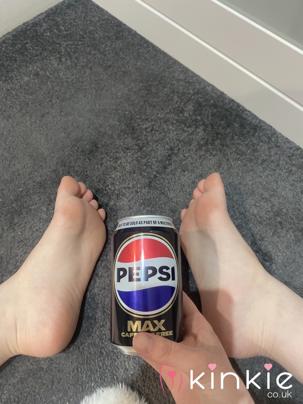 Size 3 Tiny Feet Pics🥰