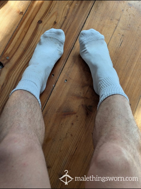 Size 47EU 2+ Day Worn Socks 🧦 Including A Heavy Sweaty Gym Session + 5 Custom Foot Pics + Video Of Taking The Socks Off, Text For Other Payment