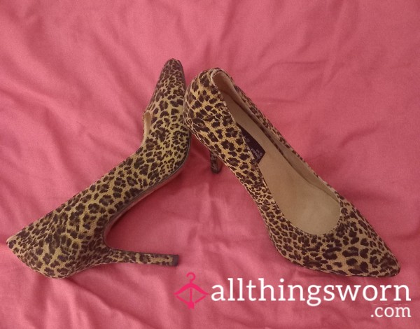 Size 5 Animal Print Heals Worn By Katie Cougar 😘