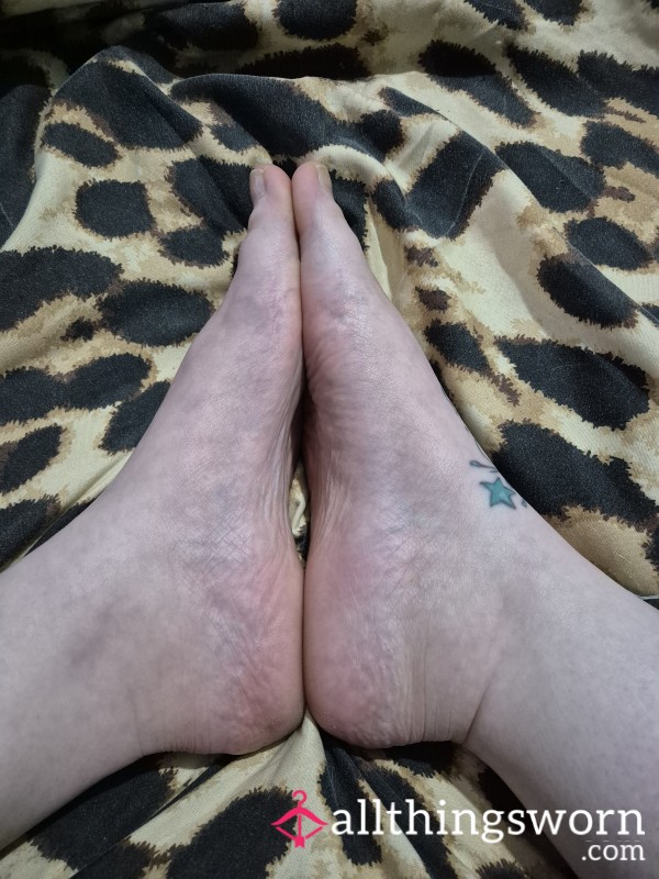 Size 5 Feet Picks Tattoo On Foot