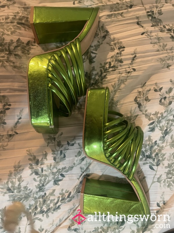💚Size 5 Metallic Green Platform Heels – Worn, Wild & Wicked💚