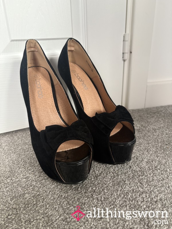 Size 6 Black Suede Heels