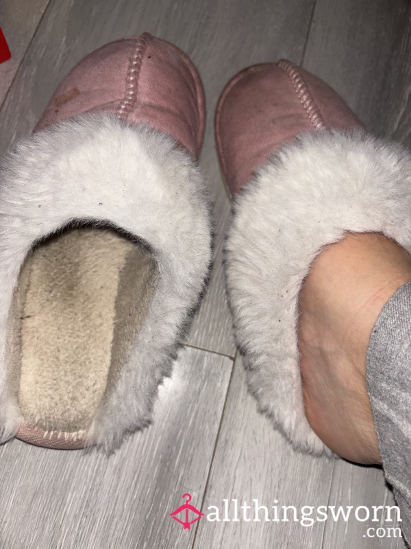 Size 6 Dirty Slippers