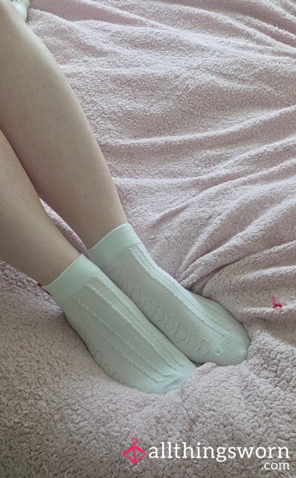 Size 7/8 Feet Ma**age With Red Painted Toe Nails👣