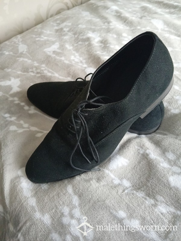 Size 8 Formal Stinking Shoes