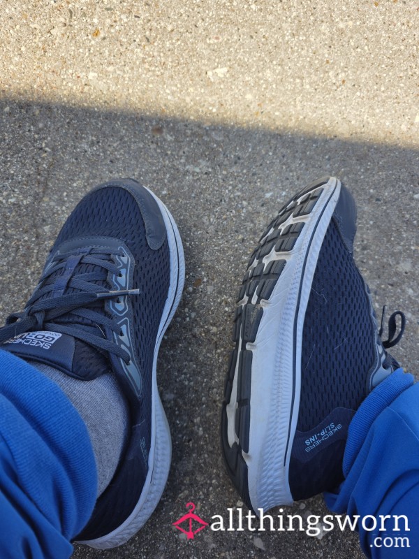 Size 8 Sneaker