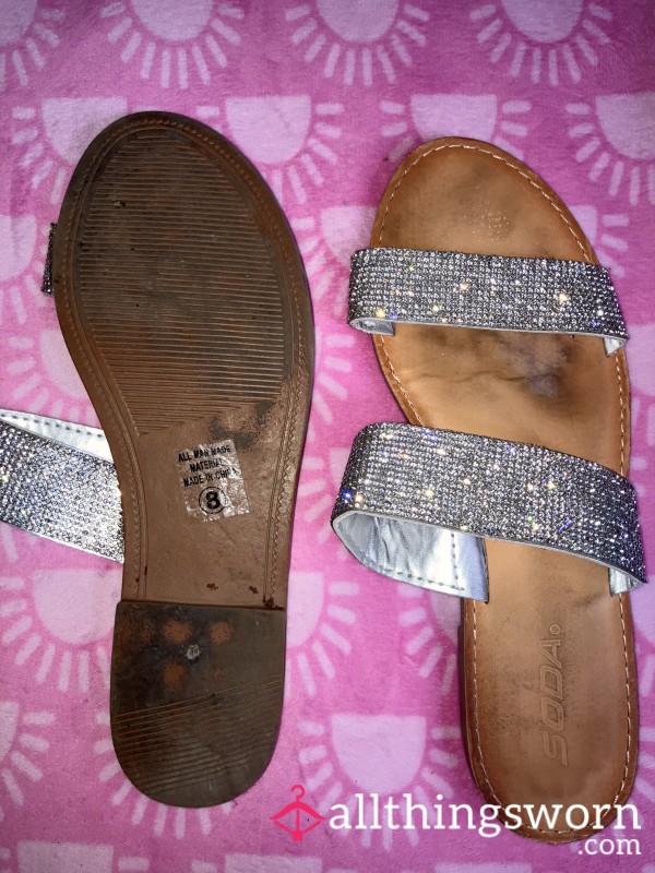 Size 8 Women’s Rhinestone Sandals With Toe And Foot Prints