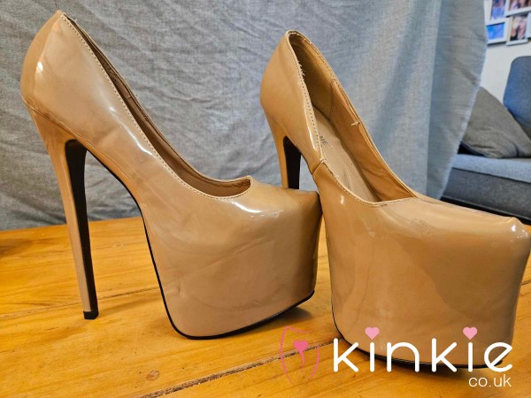 Size 8 Worn High Heels