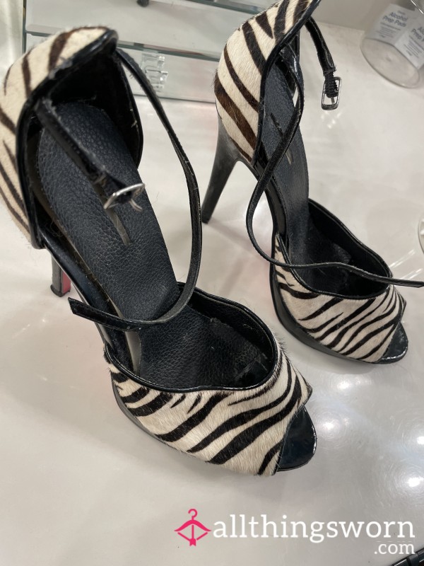 Size 9 Michael Antonio Zebra Fur P**p-Toe Stilettos – Dance Floor Warriors, Well-Worn & Scarred! 🦓💃