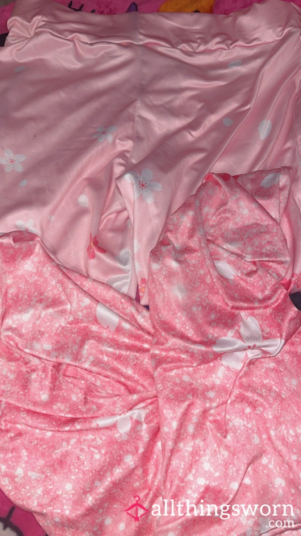 (Size Large To Extra Large) Pink Blossom Flare Silky Feeling Bell Bottom Pants 🌸💖🐇 Super Flattering On The A**!
