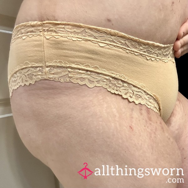 Size Medium 3 Day Wear: Lunch Break Lust – Clinic Nurse’s Cheeky Confession