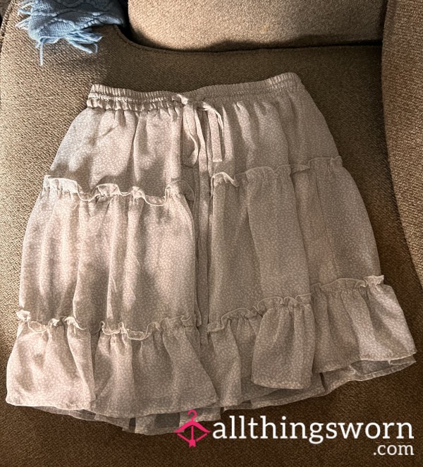 Size Medium Flowy Feminine Skirt