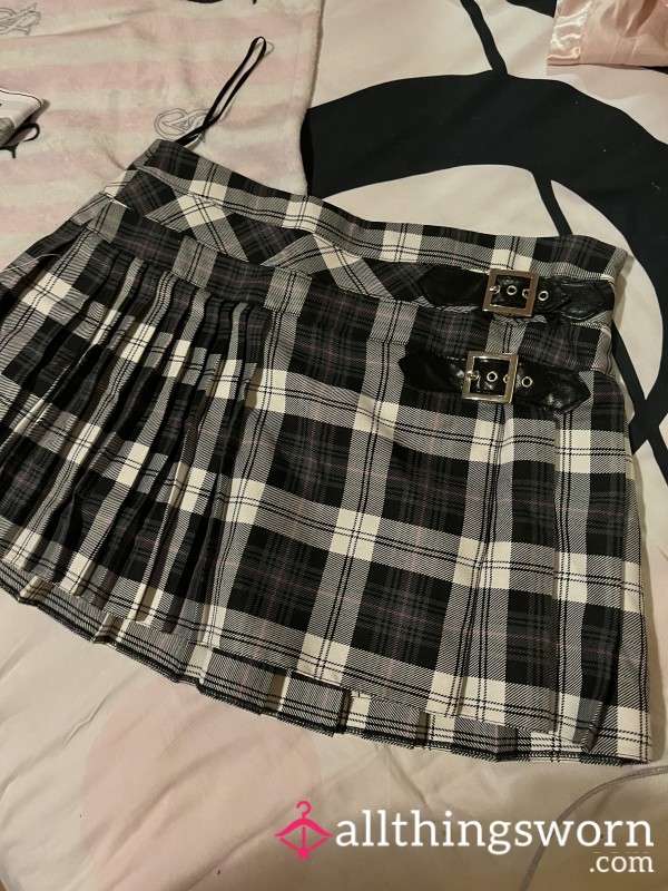 Size Medium- FREE POST Pleated Grey Check SchoolRoleplay Adult Skirt Worn Loads 🩶