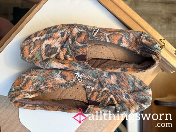 Size9 W/ US Shipping Toms