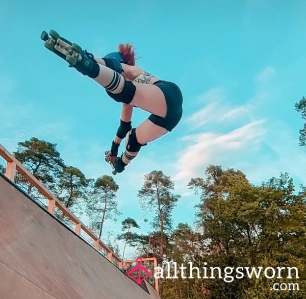 Sk*tepark Socks - Aroma Of Several Hours In Leather Sk*tes On The Ramps