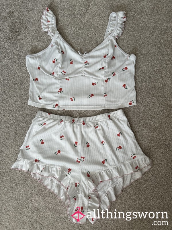 Skimpy Flor*l 2 Piece Pj Set - 5 Nights With No Panties On 🫢