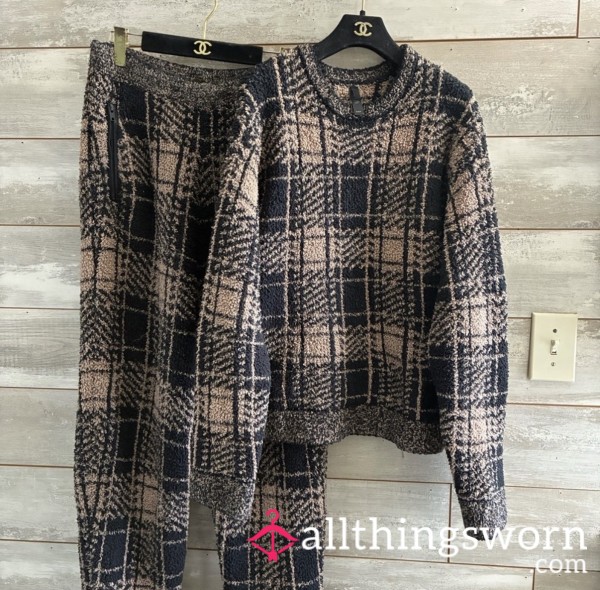 Skims Cozy Knit Unis** Plaid Pullover Sweater & Sweatpants Set