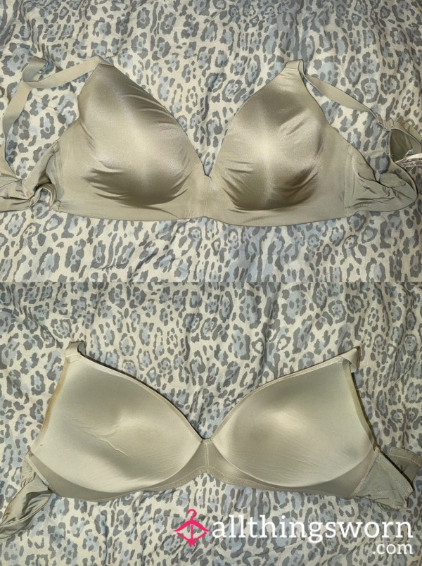 Skims - DD Sage Green Wireless Bra 💚 Tracked Shipping Included