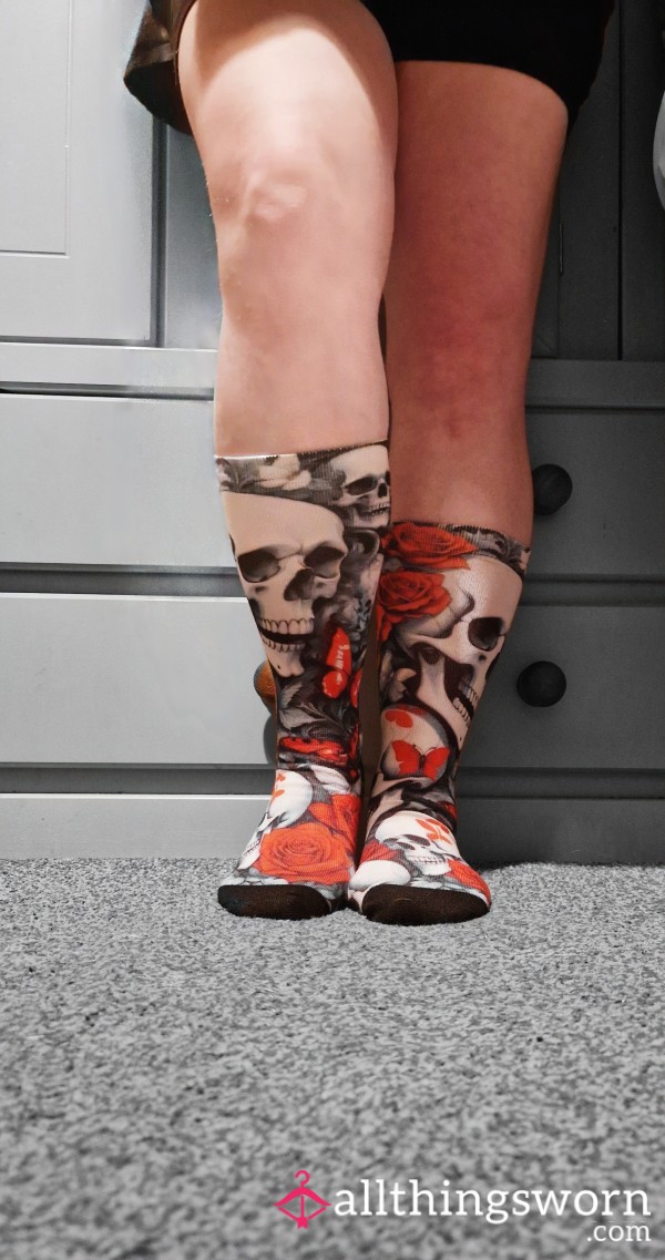 Skull And Rose Alt Socks. Let's Find Out How Much Sweat They Can Soak Up. £15