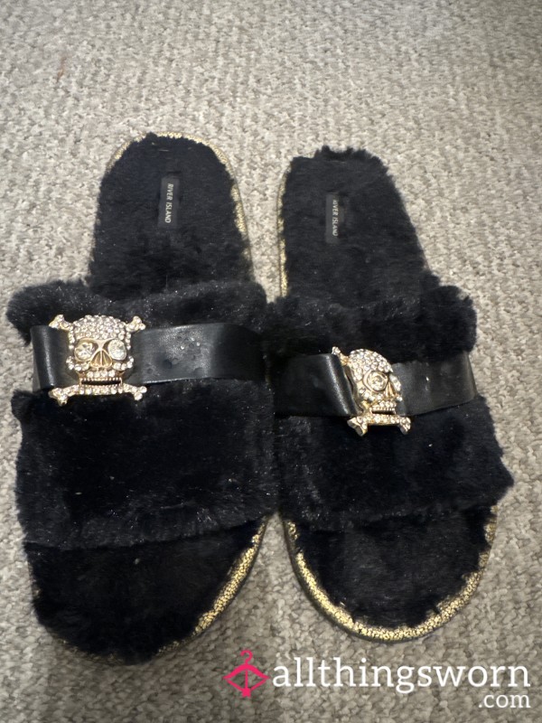 Skull Black Slippers