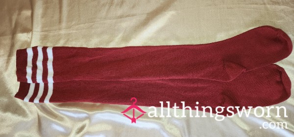 Sky-high Thigh Socks: Burgundy