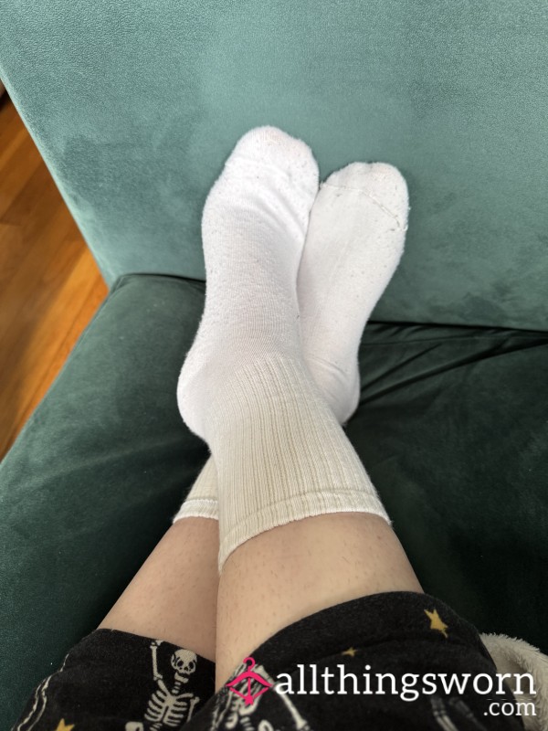 Slept In & Wearing All Day Today While Being Lazy On The Couch