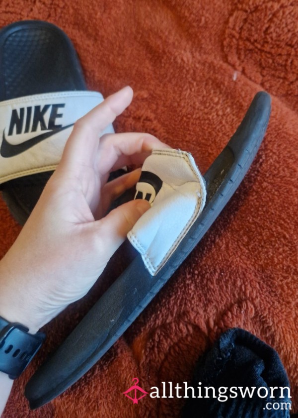 Sliders Nike Needing New Home