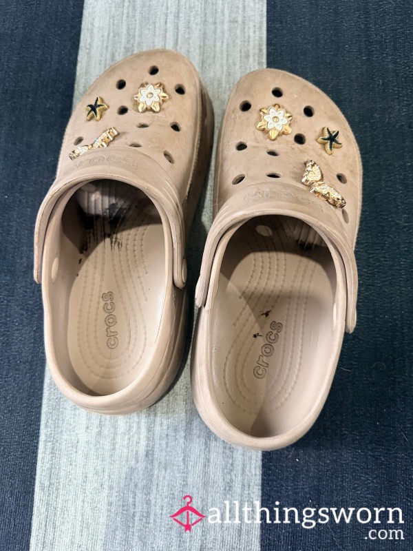 Sliders/crocks Size 4