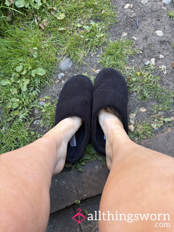 Slipper Dangling From My Foot 🦶🏻