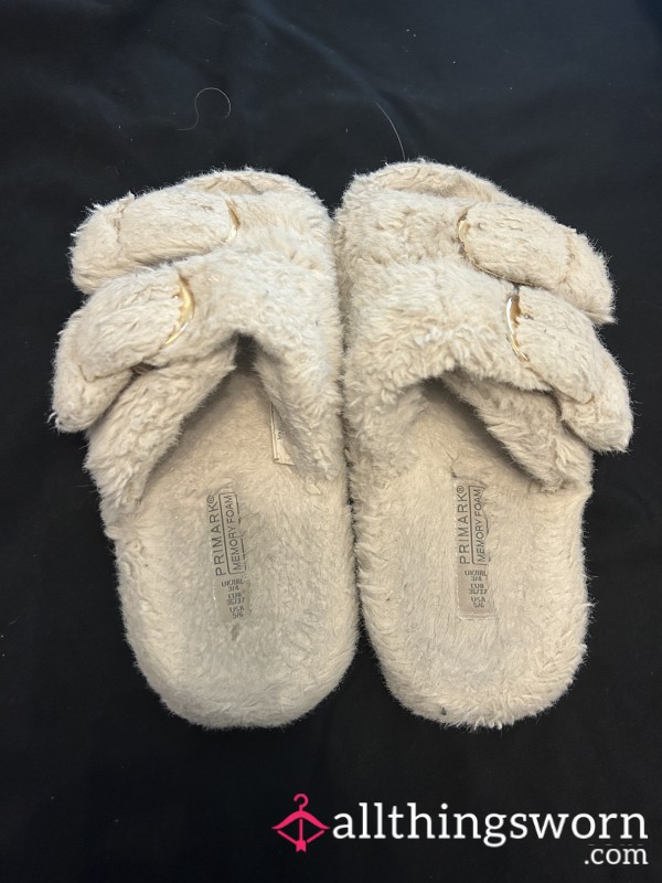 Dirty Cream Buckle Slippers