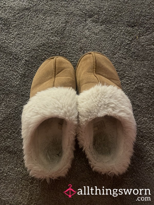 Slippers That Are Especially Stinky ;)