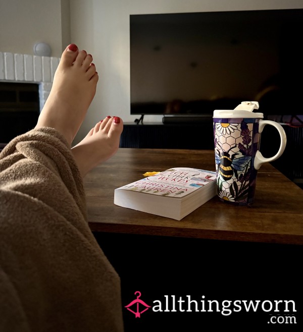 🤎 Slow Morning ❤️☕ | Red Glitter Pedicure | 4 HD Photos