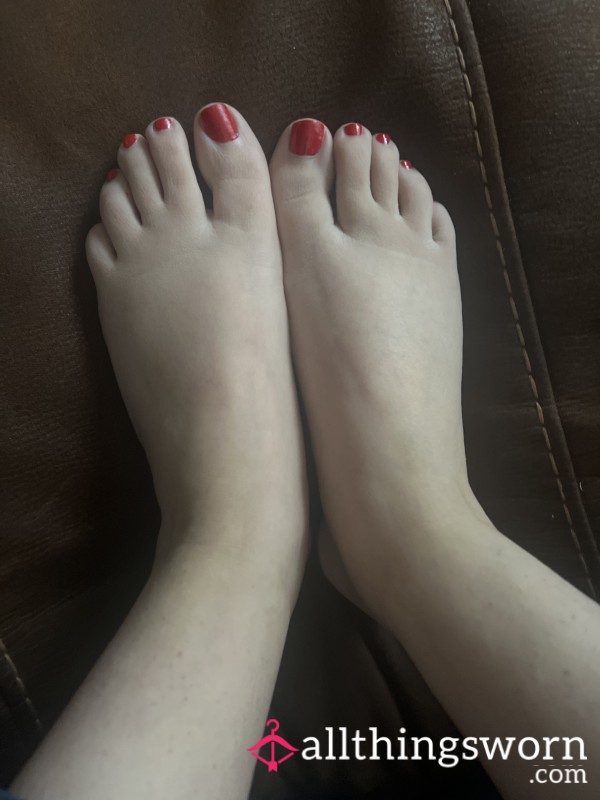 Slow Painted Toe Spread