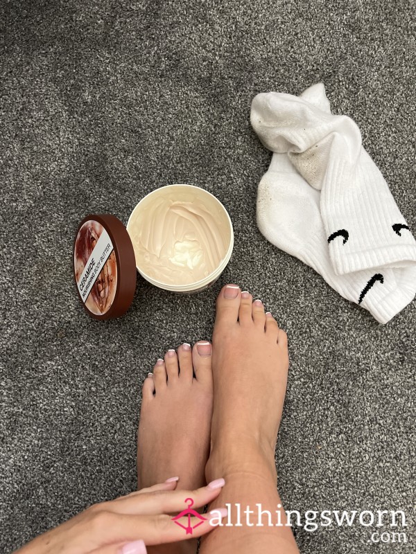 Slow Reveal🤭 2 Tantalising Minutes Teasing You With My Toes💧