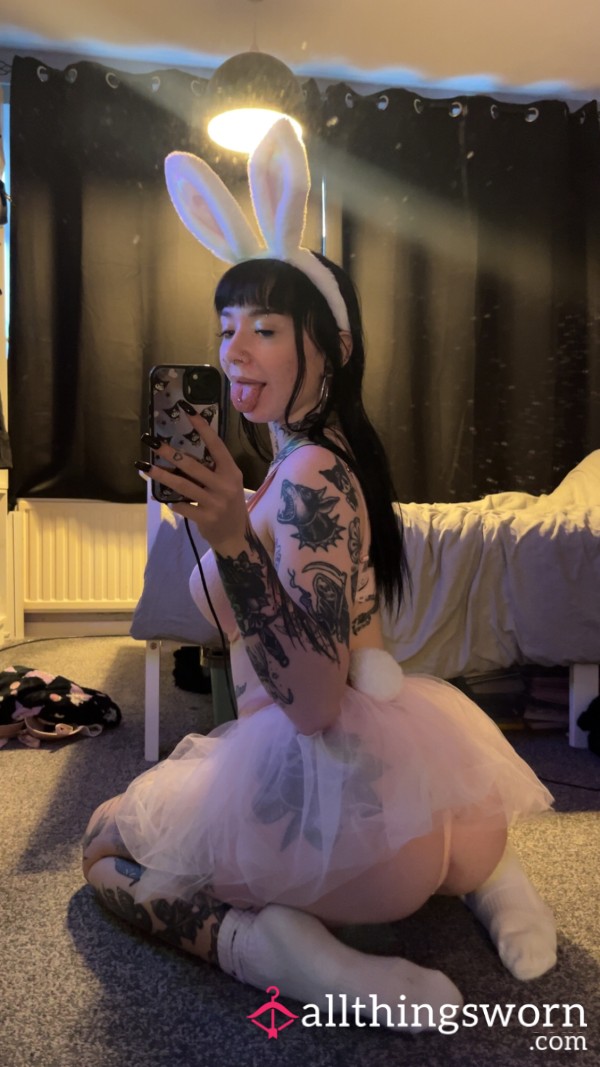 Sl*tty Easter Bunny Shows You Her Pink Pu**y And Spreads It🩷