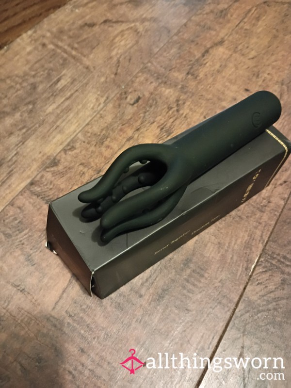 Small Penis Ma**ager It Vibrates And Has A Cord To Charge It. Very Nice For Teasing Ones Self