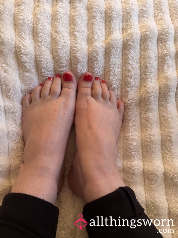 Small Pretty Feet