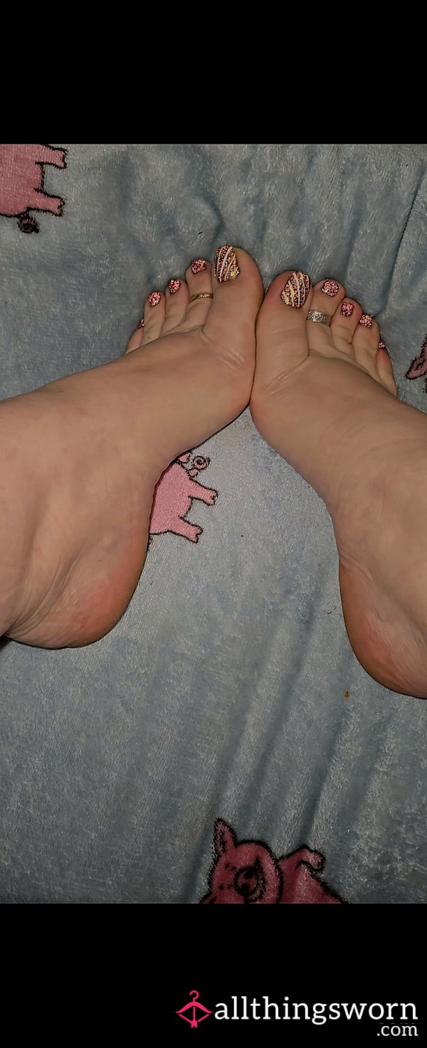 Small Soft Feet With Fresh Pedicure 😍