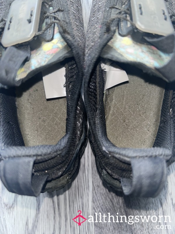 Smelly 6 Year Old Gym Shoes 😉🦶🏻
