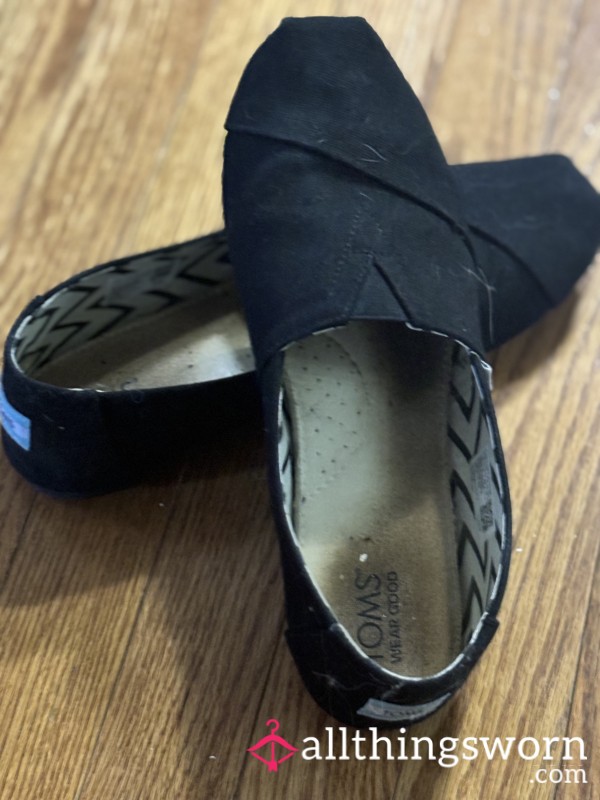 Sold - Smelly Black Toms