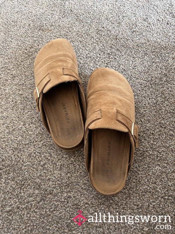 Smelly, Dirty Brown Fake Birkenstocks! Size 4.