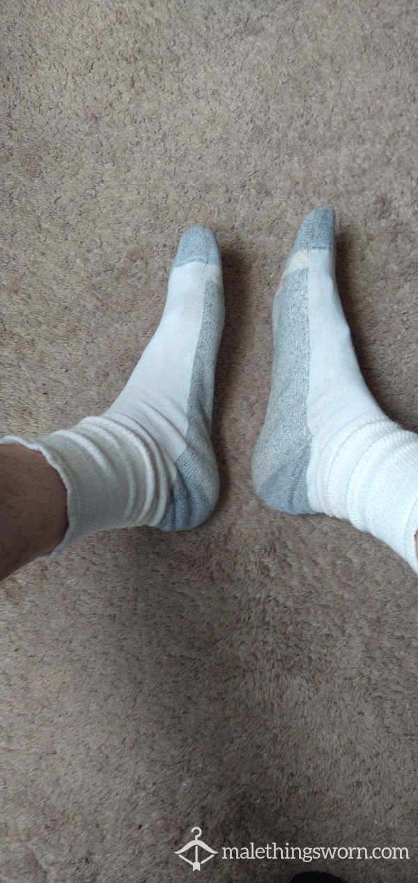 Smelly Hanes Socks