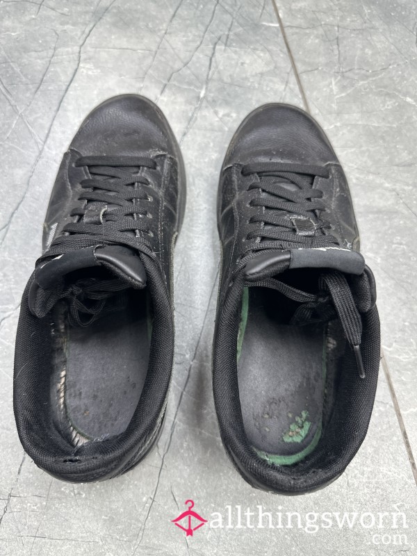 Smelly Old Puma Pumps