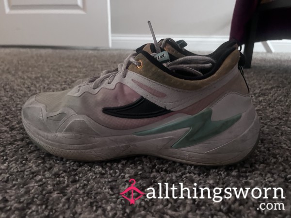 Smelly Sneakers (FILA) Size 8