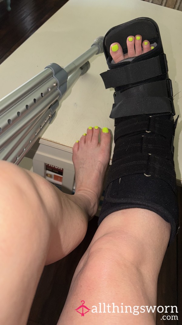 Smelly Sprained Ankle Boot