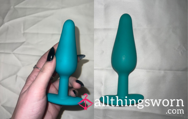 Smelly Turbquoise Vibrating Bu*t Plug (Charger Included)